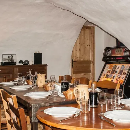 Le Colombier Bed & Breakfast *